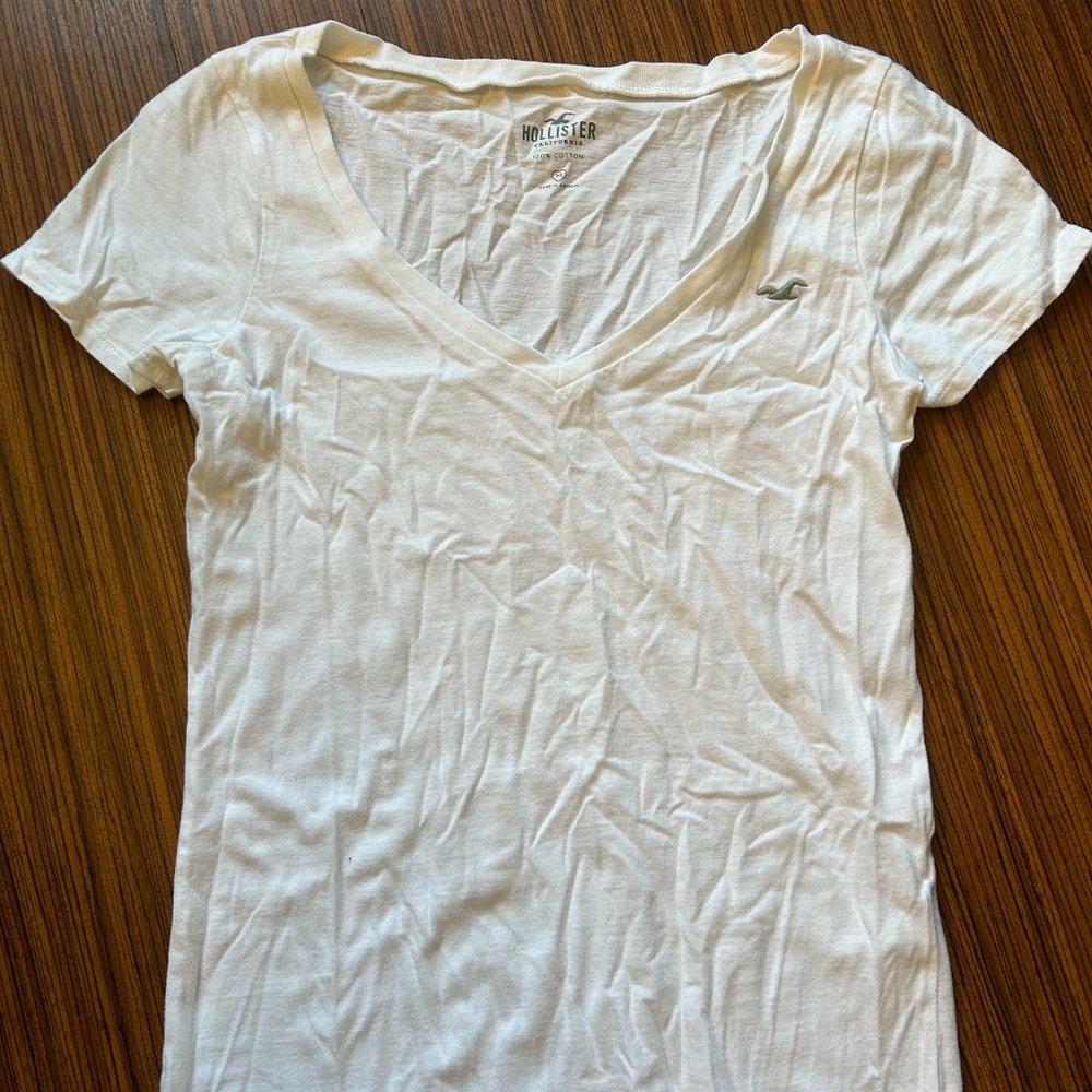 Hollister White v neck shirt
